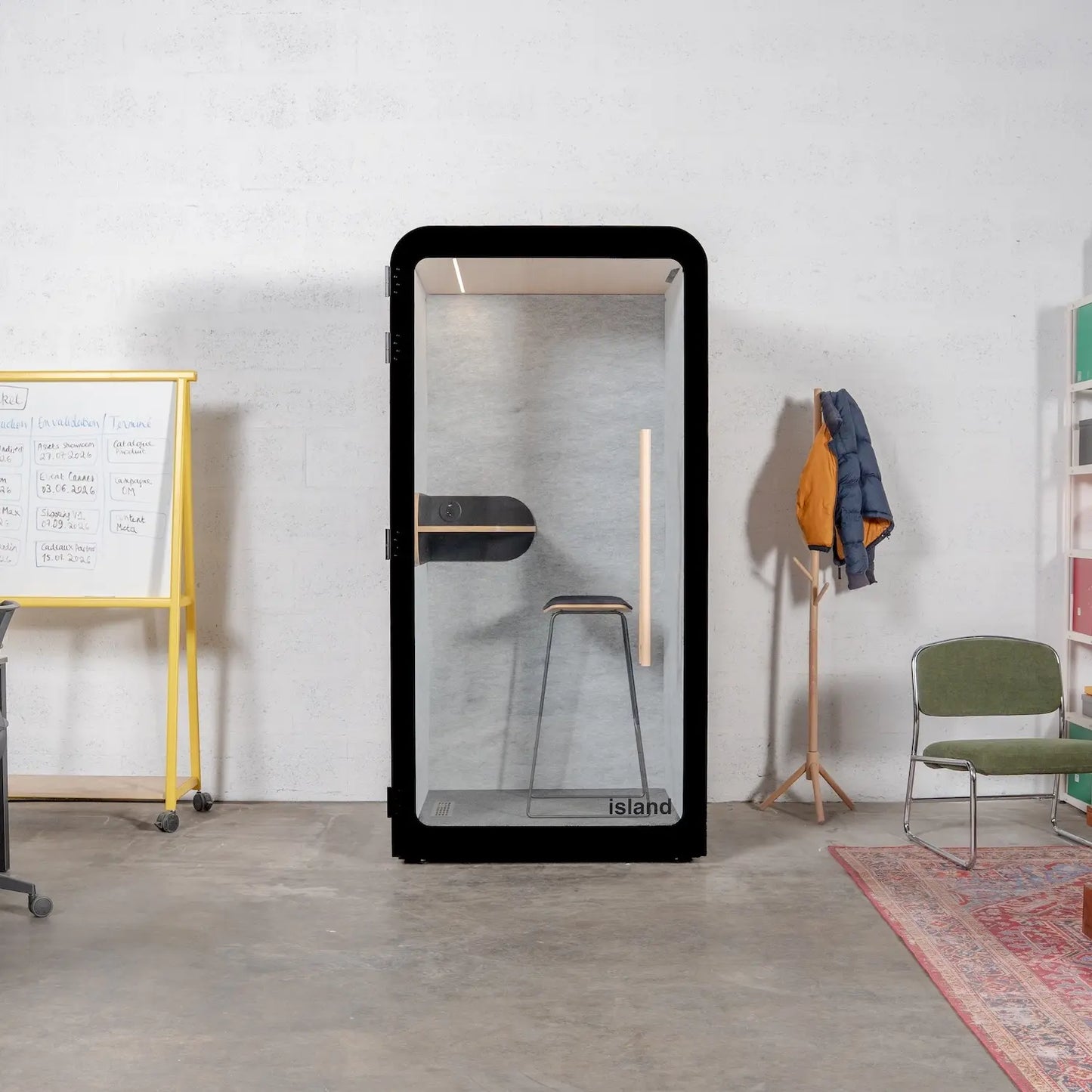 L'Îlot Solo par Workwithisland : La cabine téléphonique de bureau