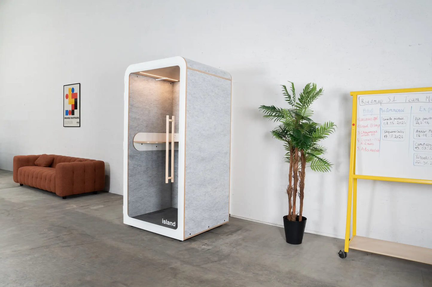 L'Îlot Solo par Workwithisland : La cabine téléphonique de bureau