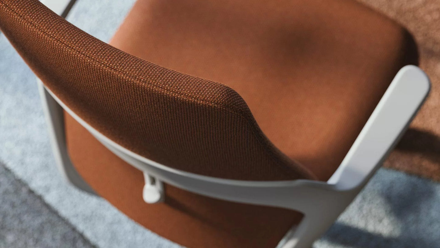Fauteuil de Direction OFY par Narbutas : Le statut "Executive" au confort chaleureux
